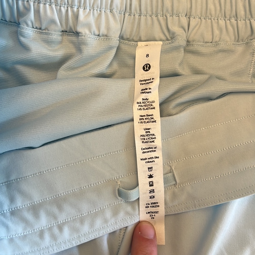 NWT Lululemon Hotty Hot Shorts 4” - Picture 4 of 4